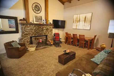 Donner Lake Gem 4Br 3Bath Chalet view 2