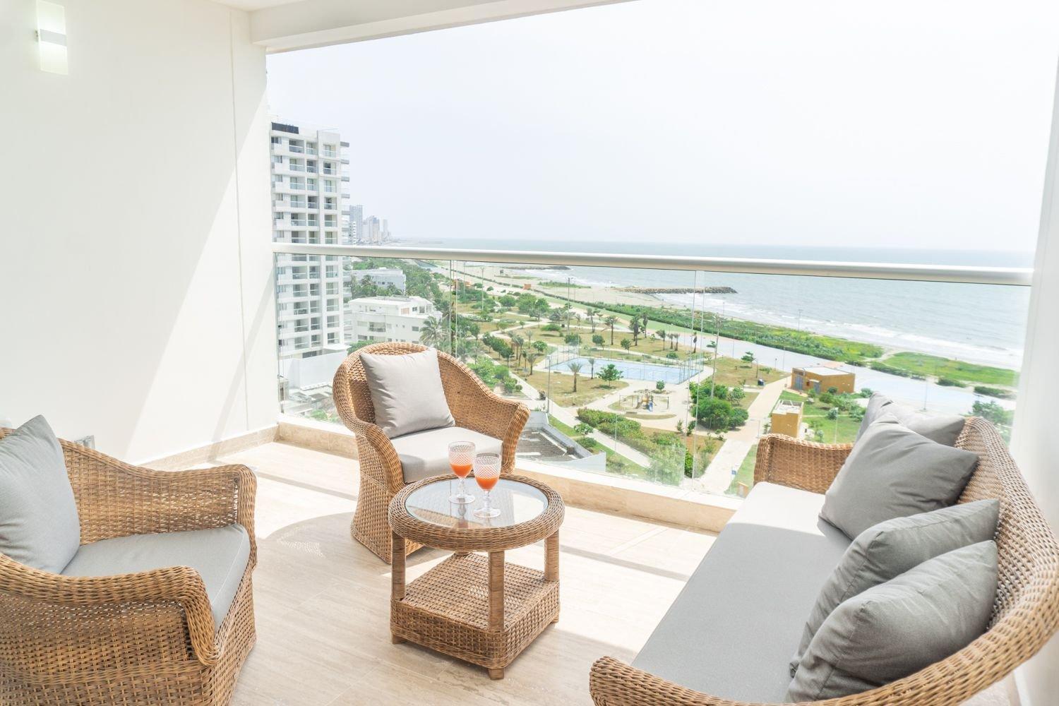 CB 1002 | Suite moderna con vista al mar infinita