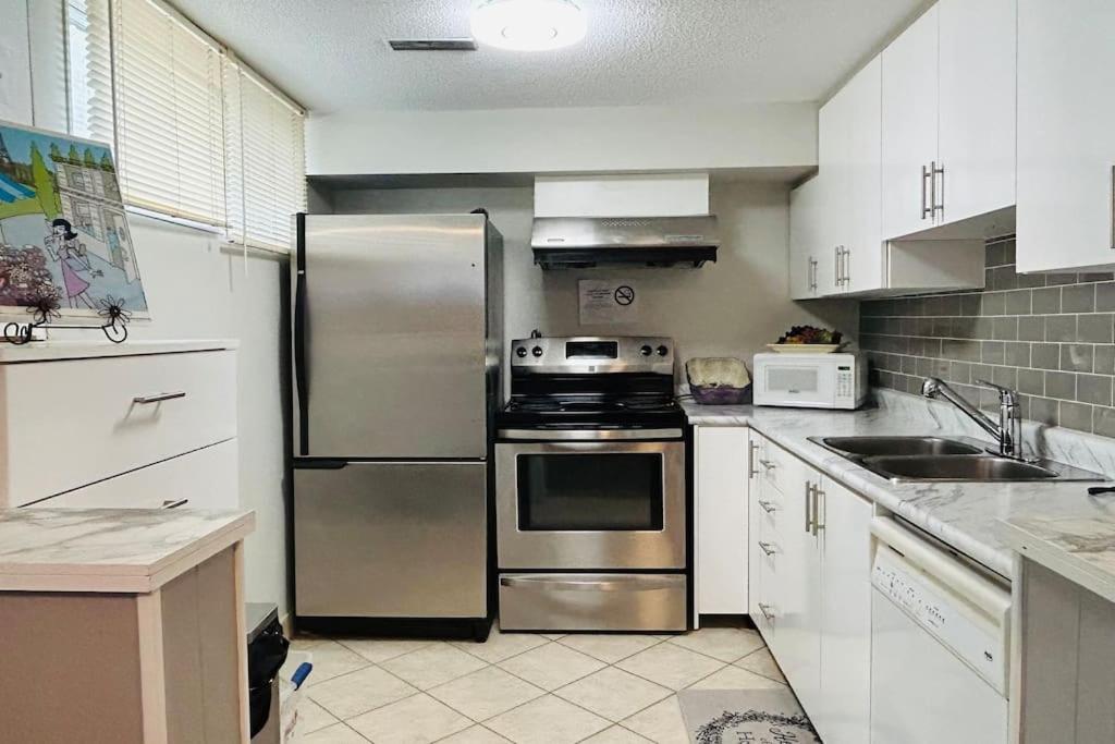 2 bedroom rental apartment , 1 sofa bed, 2 car parking