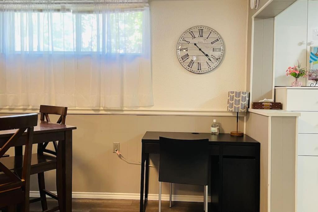 2 bedroom rental apartment , 1 sofa bed, 2 car parking