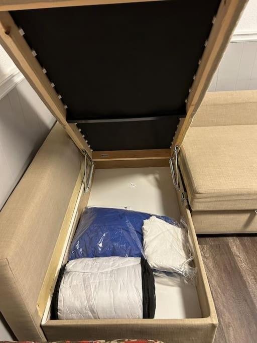 2 bedroom rental apartment , 1 sofa bed, 2 car parking