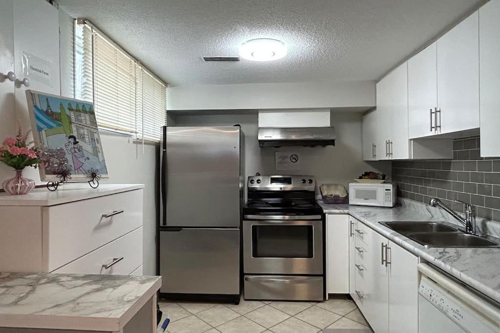 2 bedroom rental apartment , 1 sofa bed, 2 car parking