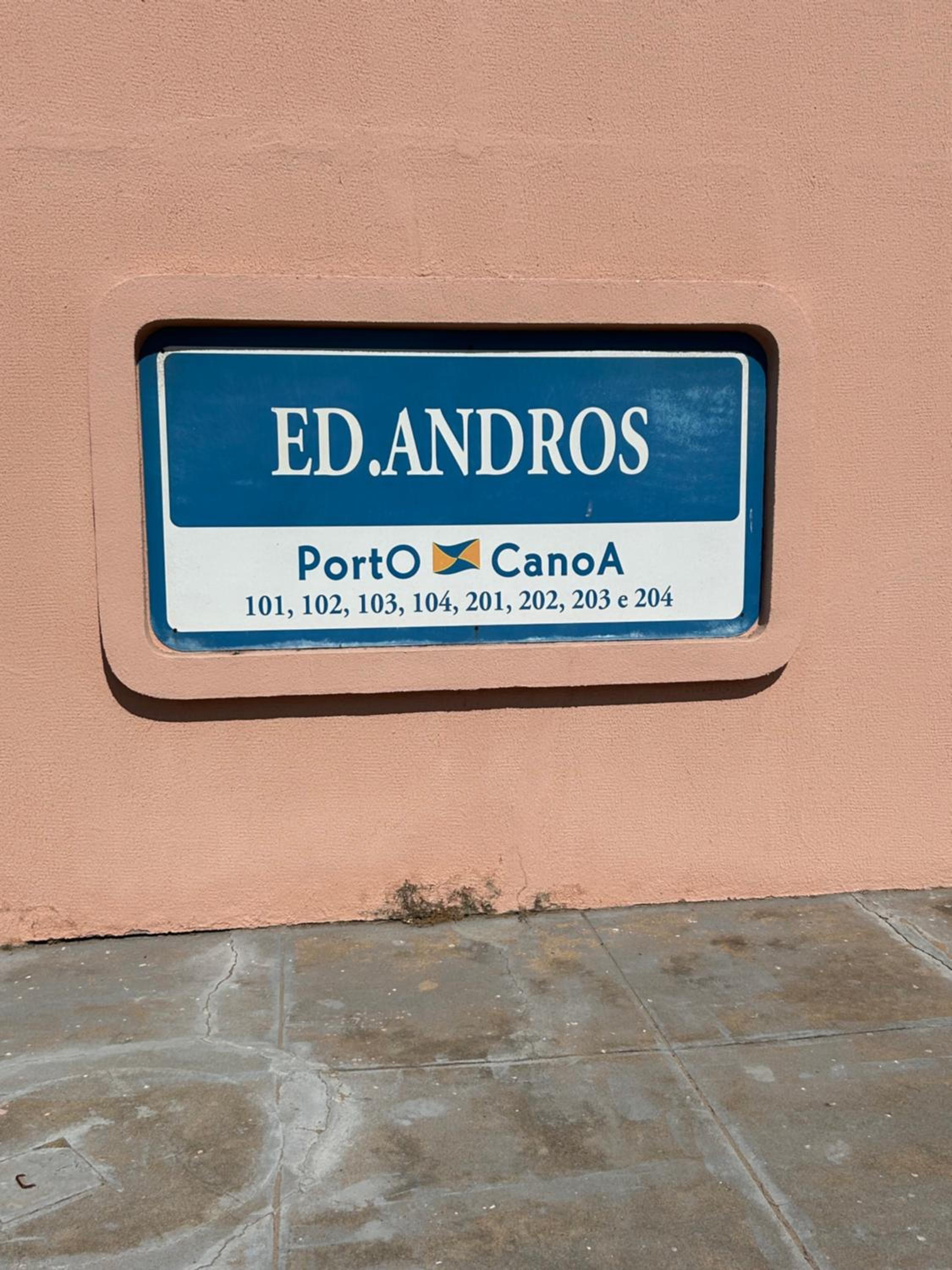 Paraiso frente ao mar, réplica grega Edificio Andros
