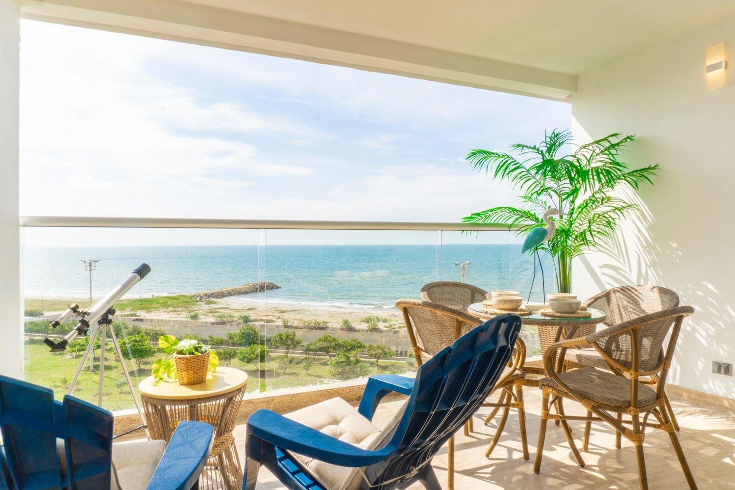 Suite VIP Frente al Mar | Piscinas y Puesta Sol CB715