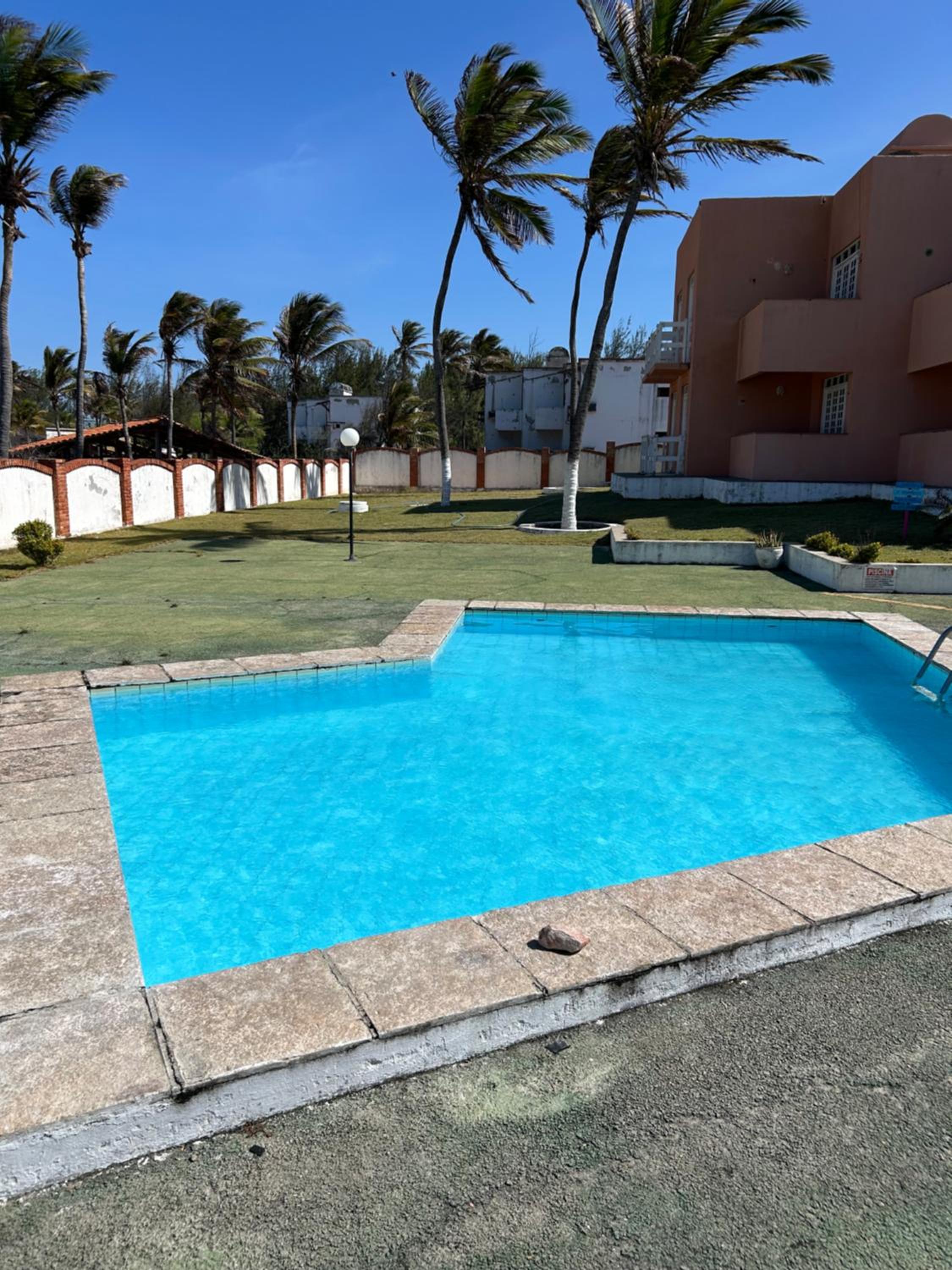 Paraiso frente ao mar, réplica grega Edificio Andros
