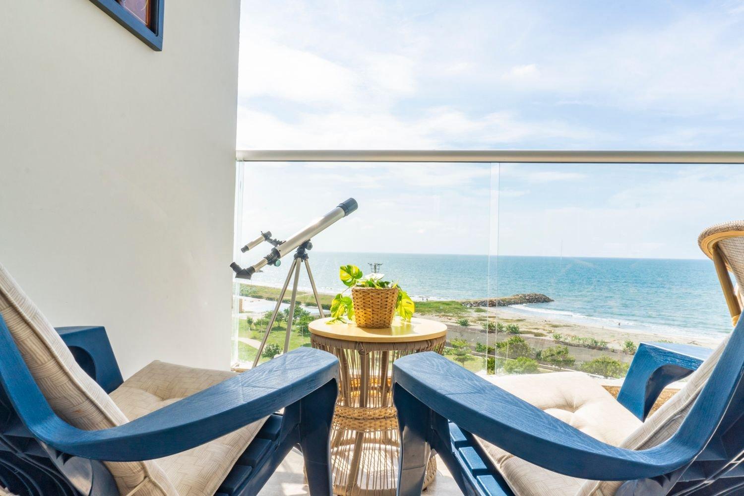 Suite VIP Frente al Mar | Piscinas y Puesta Sol CB715