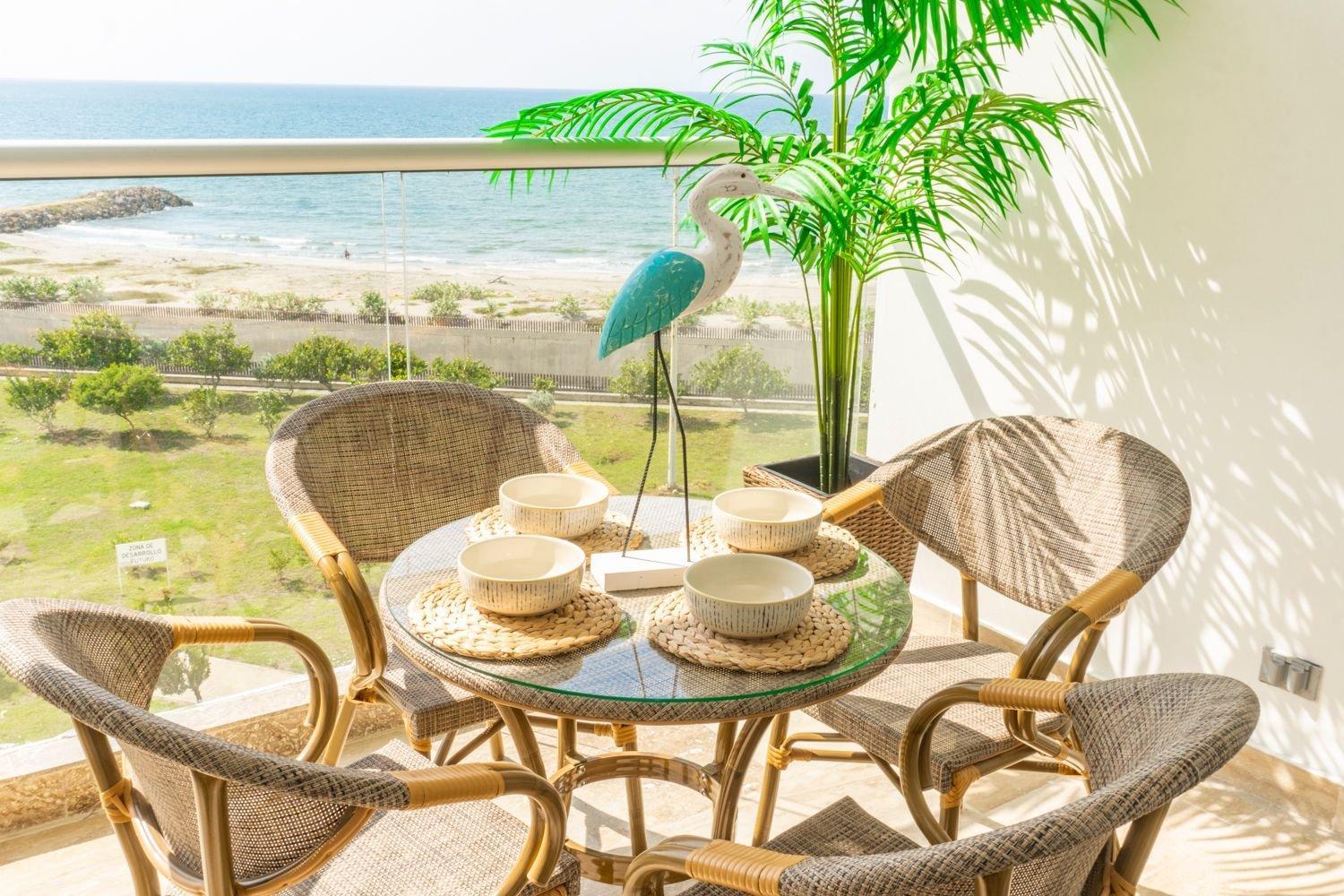 Suite VIP Frente al Mar | Piscinas y Puesta Sol CB715