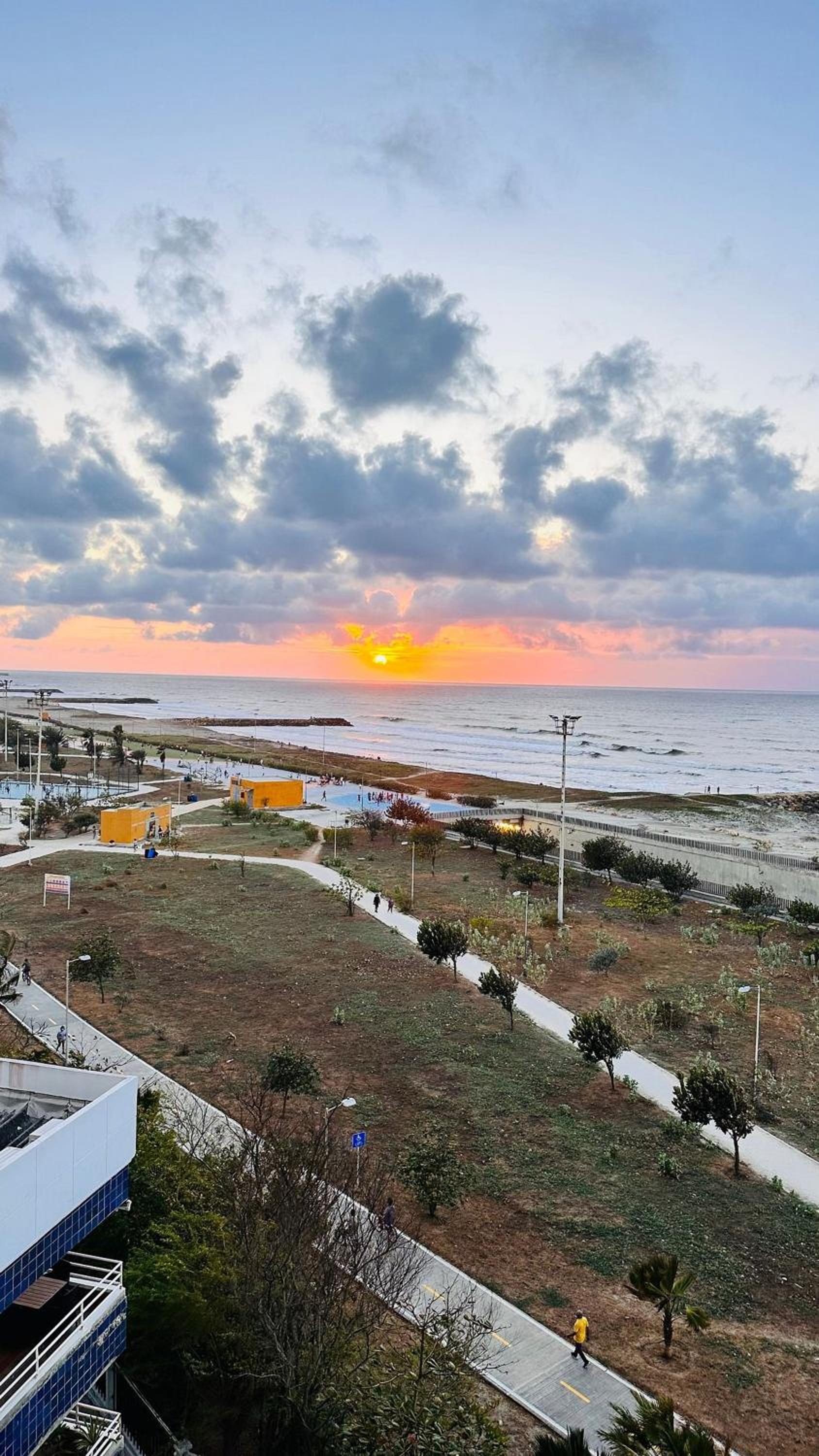 Suite VIP Frente al Mar | Piscinas y Puesta Sol CB715