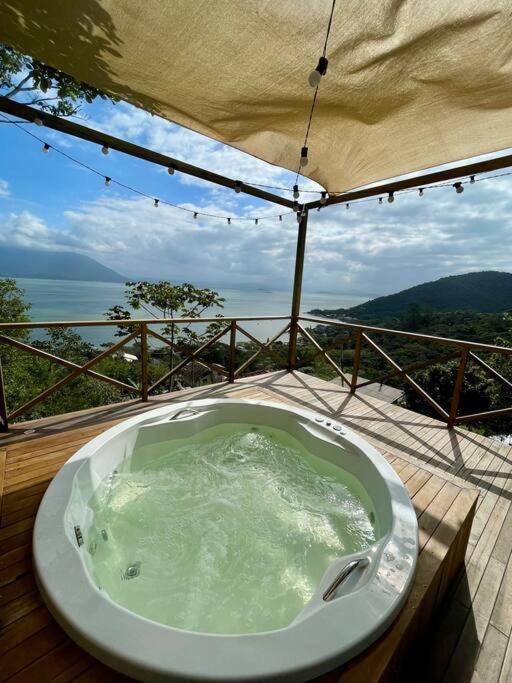 Portal do Paraíso Jacuzzi, Vista e Lareira