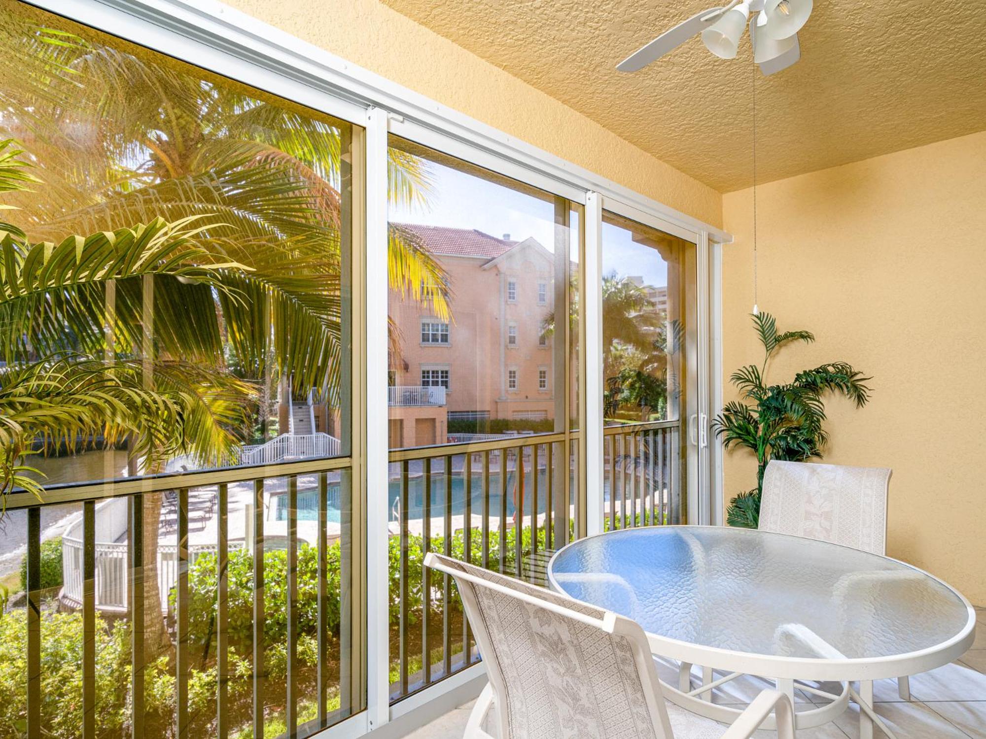 Bella Lago Condo: Pool, Spa & Walk to Beach