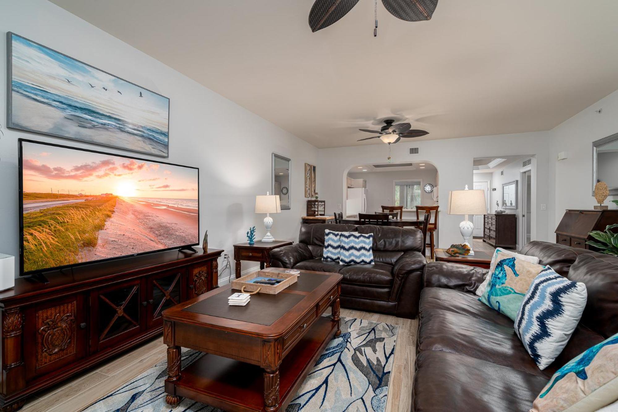 Bella Lago Condo: Pool, Spa & Walk to Beach