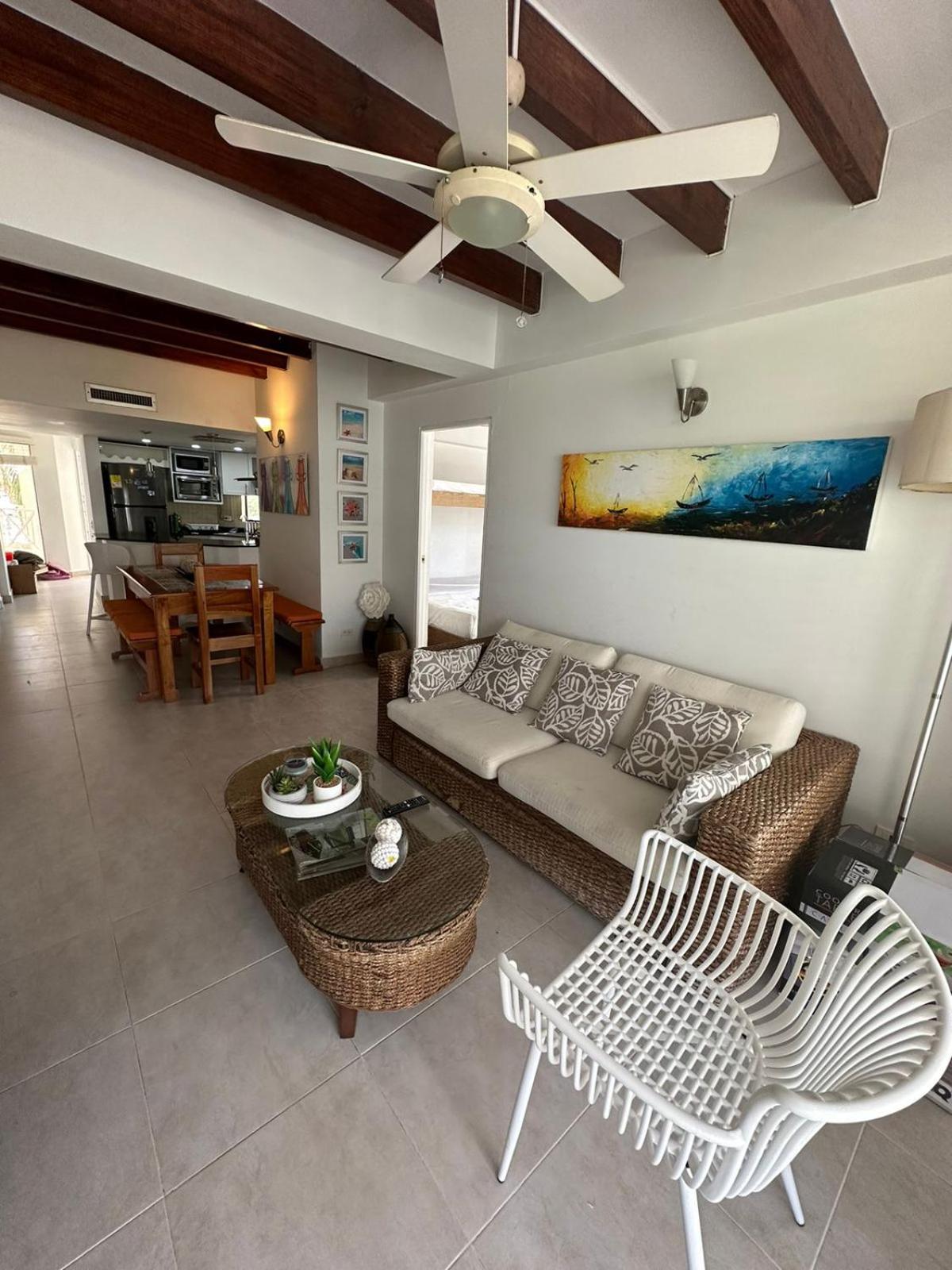 Edificio Bay Point Apartamentos
