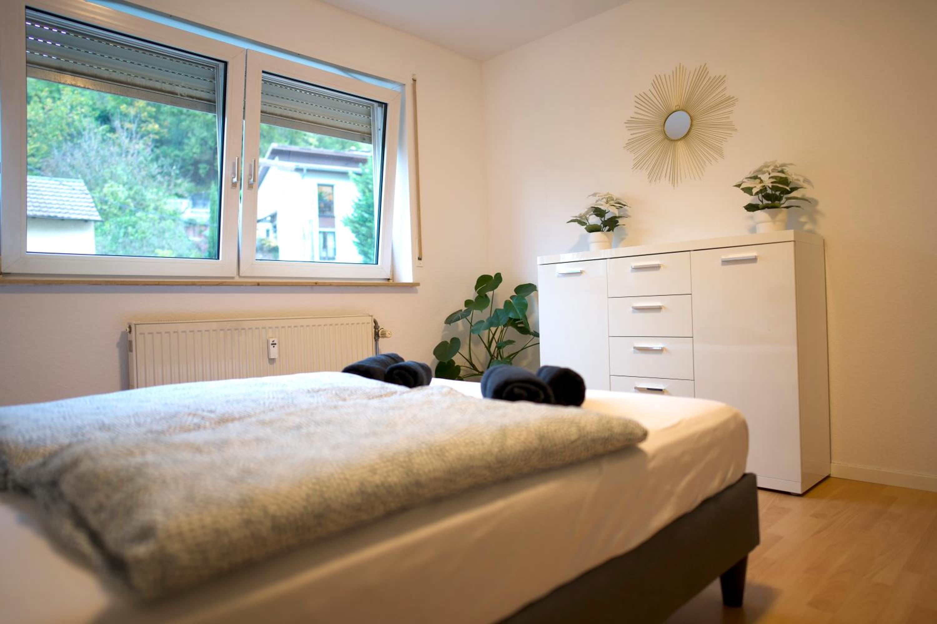 Modern und Gemütlich, Ferienwohnung mit Balkon und Netflix in Leimen WeHome Komfort