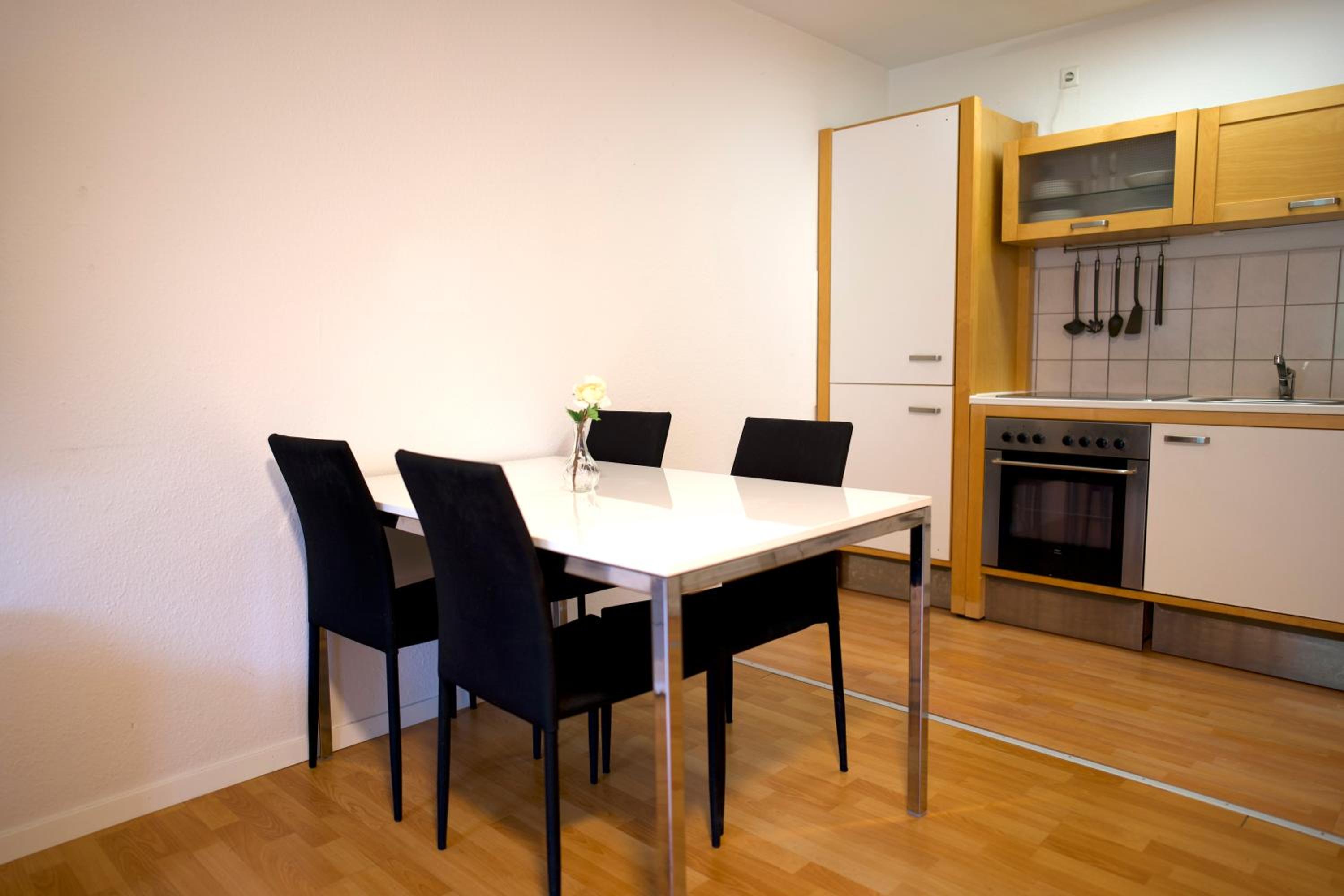 Modern und Gemütlich, Ferienwohnung mit Balkon und Netflix in Leimen WeHome Komfort