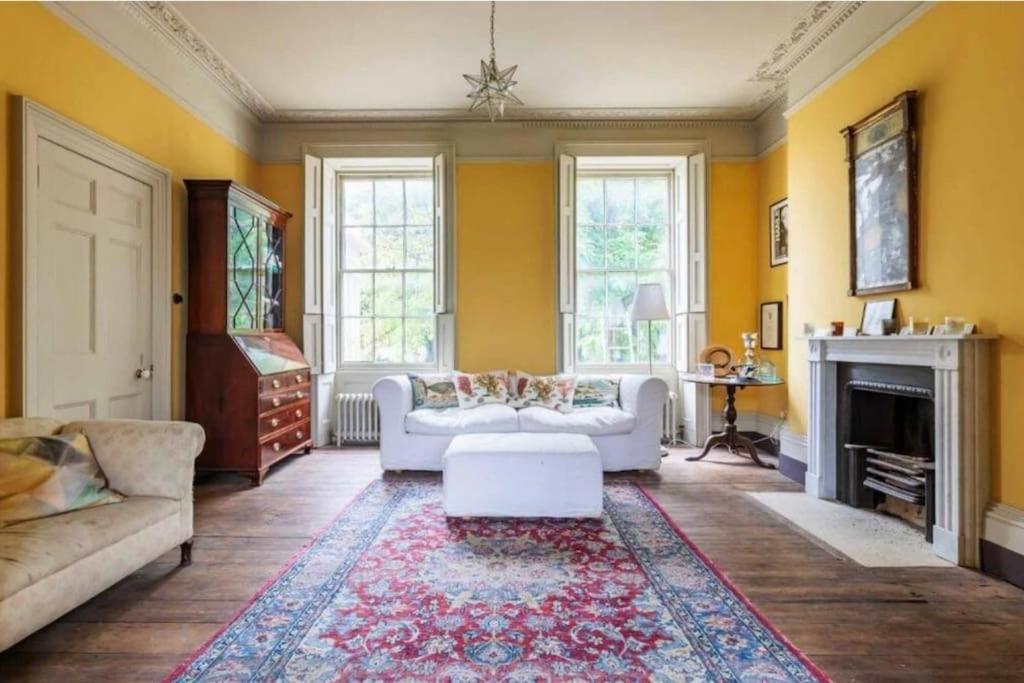 Amazing Dockyard Historical Georgian House