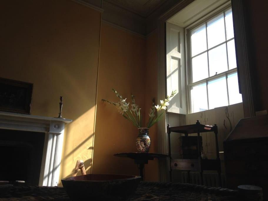 Amazing Dockyard Historical Georgian House