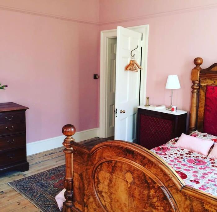 Amazing Dockyard Historical Georgian House