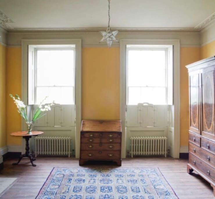 Amazing Dockyard Historical Georgian House