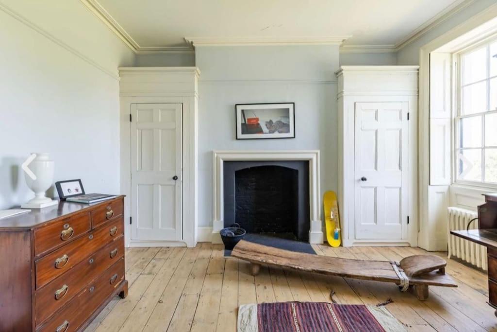 Amazing Dockyard Historical Georgian House