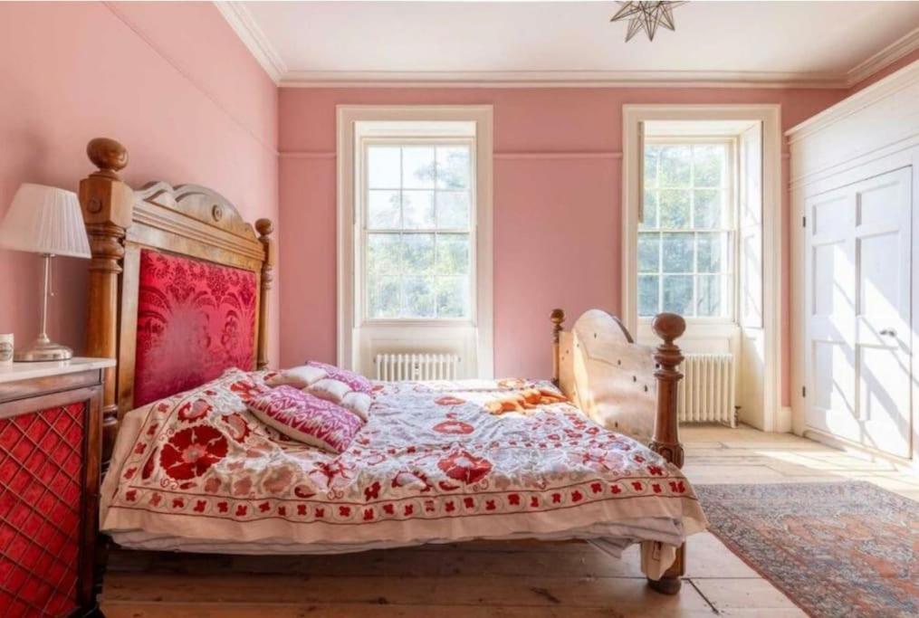 Amazing Dockyard Historical Georgian House