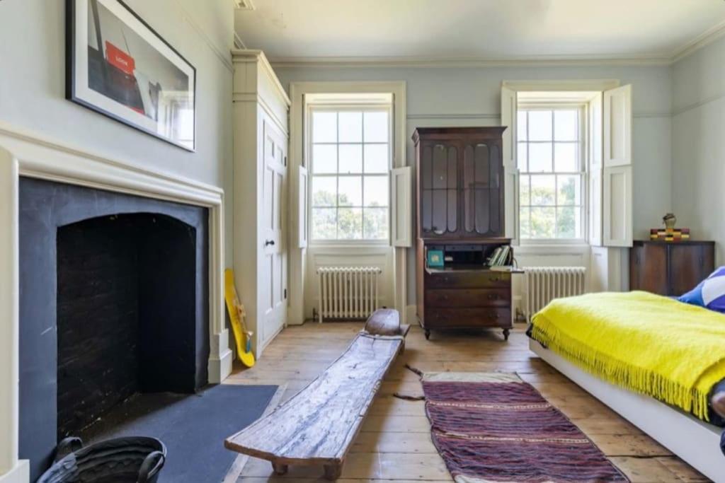 Amazing Dockyard Historical Georgian House
