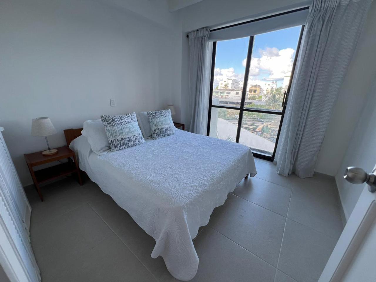 Edificio Bay Point Apartamentos