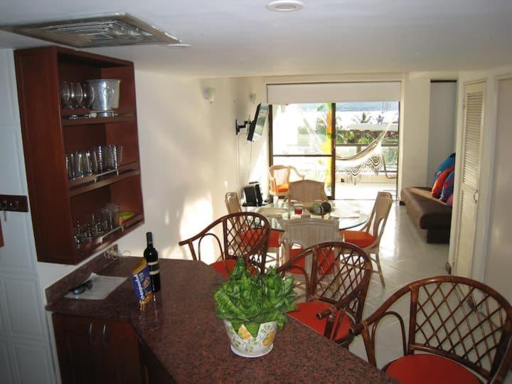 Edificio Bay Point Apartamentos