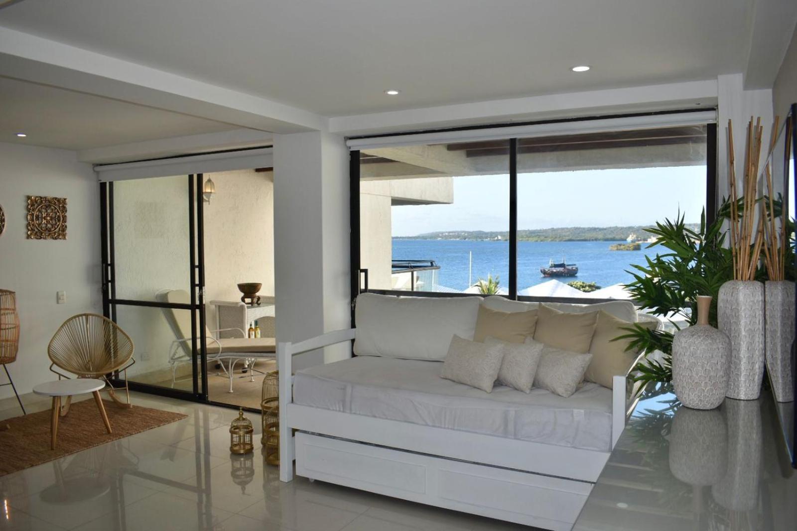 Edificio Bay Point Apartamentos