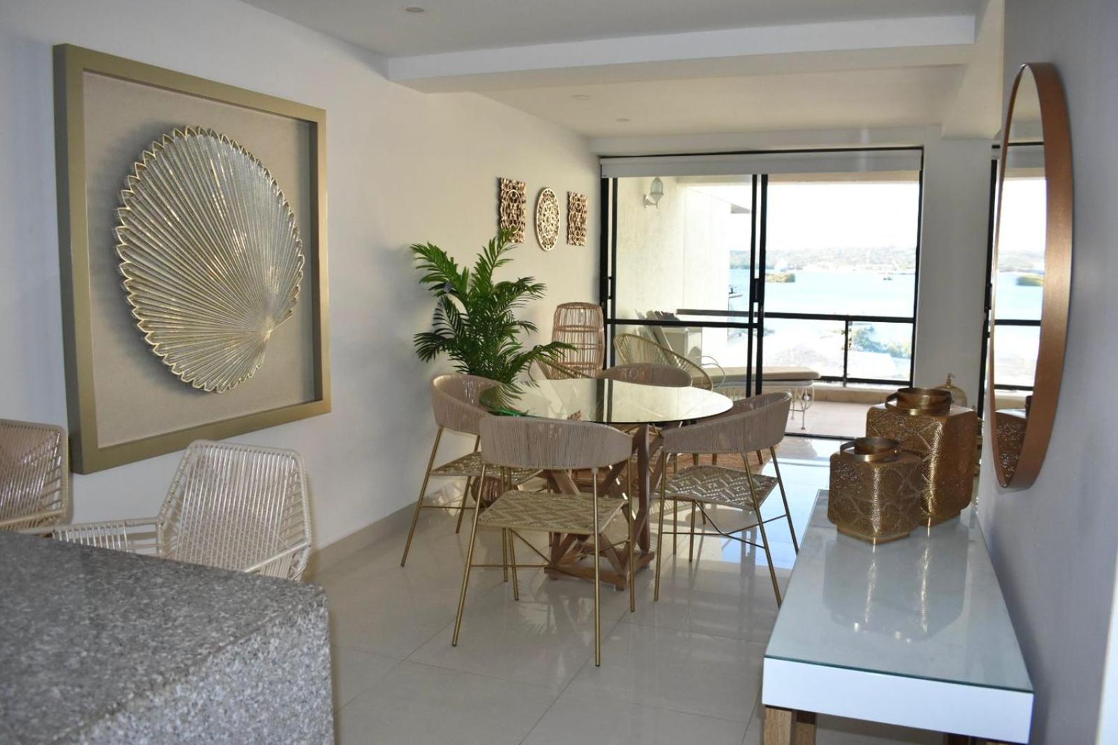 Edificio Bay Point Apartamentos