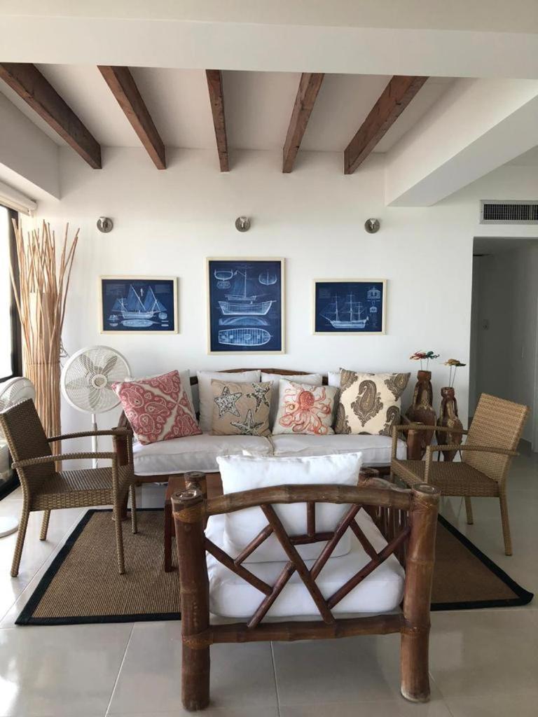 Edificio Bay Point Apartamentos