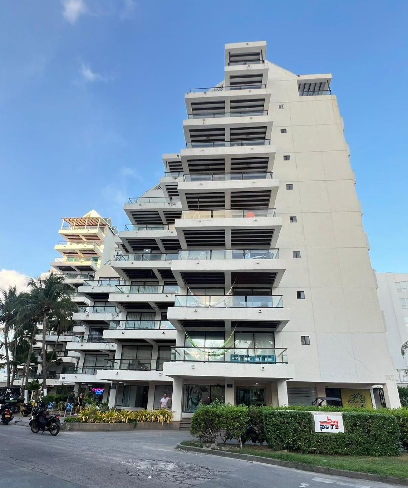 Edificio Bay Point Apartamentos