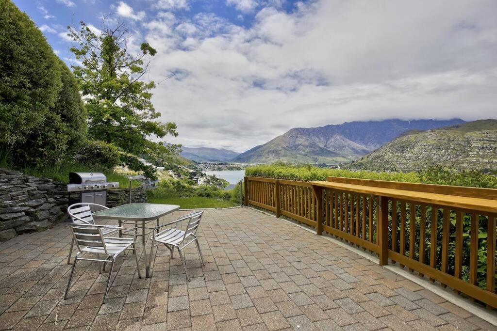 Wonderful On Woodlands - Family friendly home