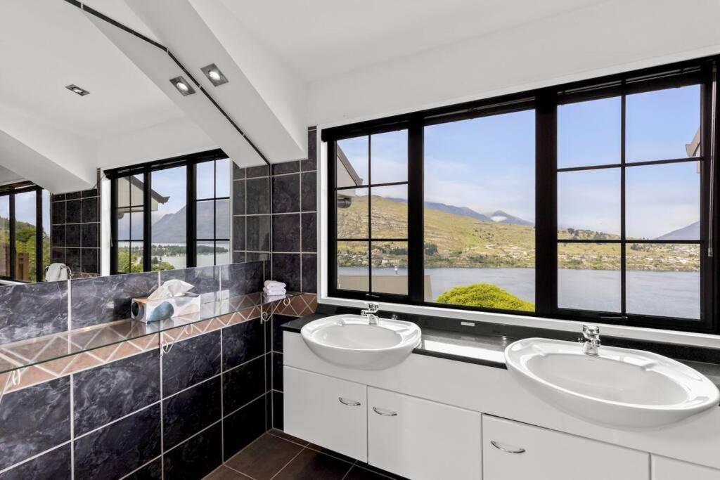 Wonderful On Woodlands - Family friendly home