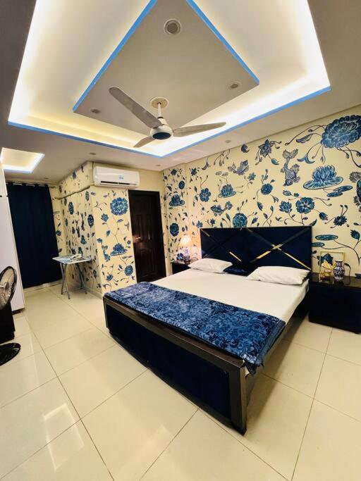 1BR Indigo Haven Retreat with City Views view 5