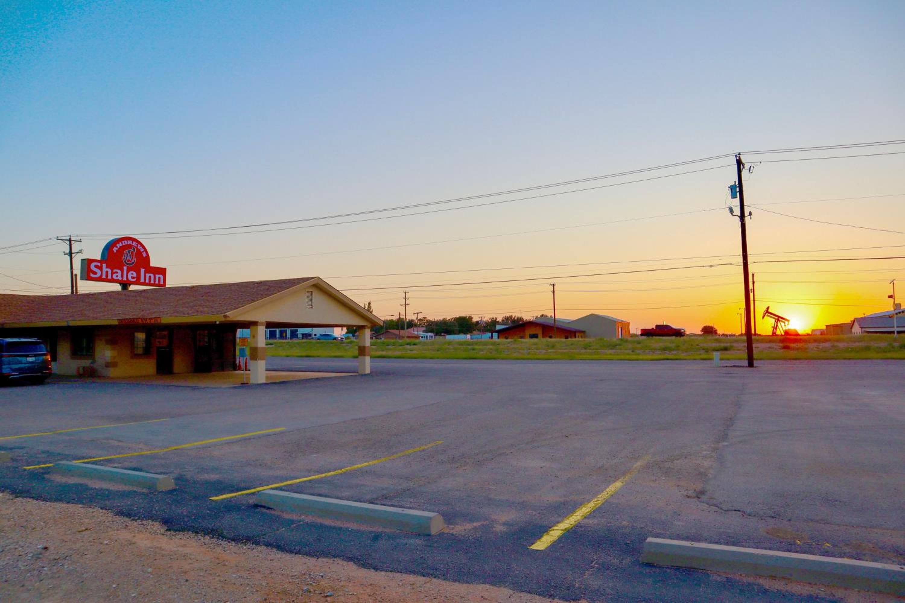 Shale inn Andrews