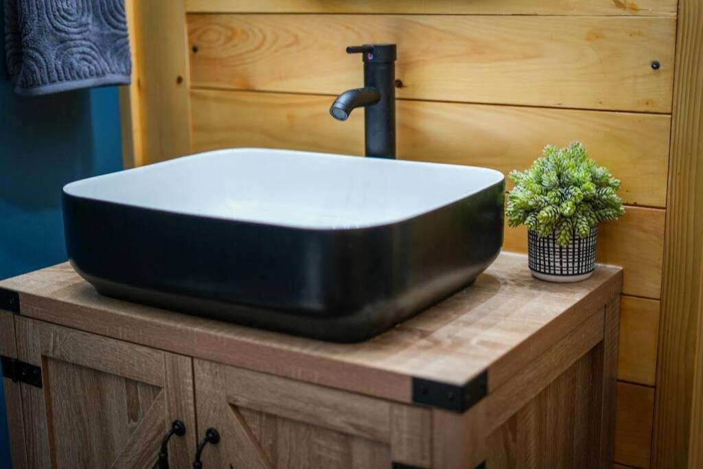 Cozy tiny cabin with hot tub view 4