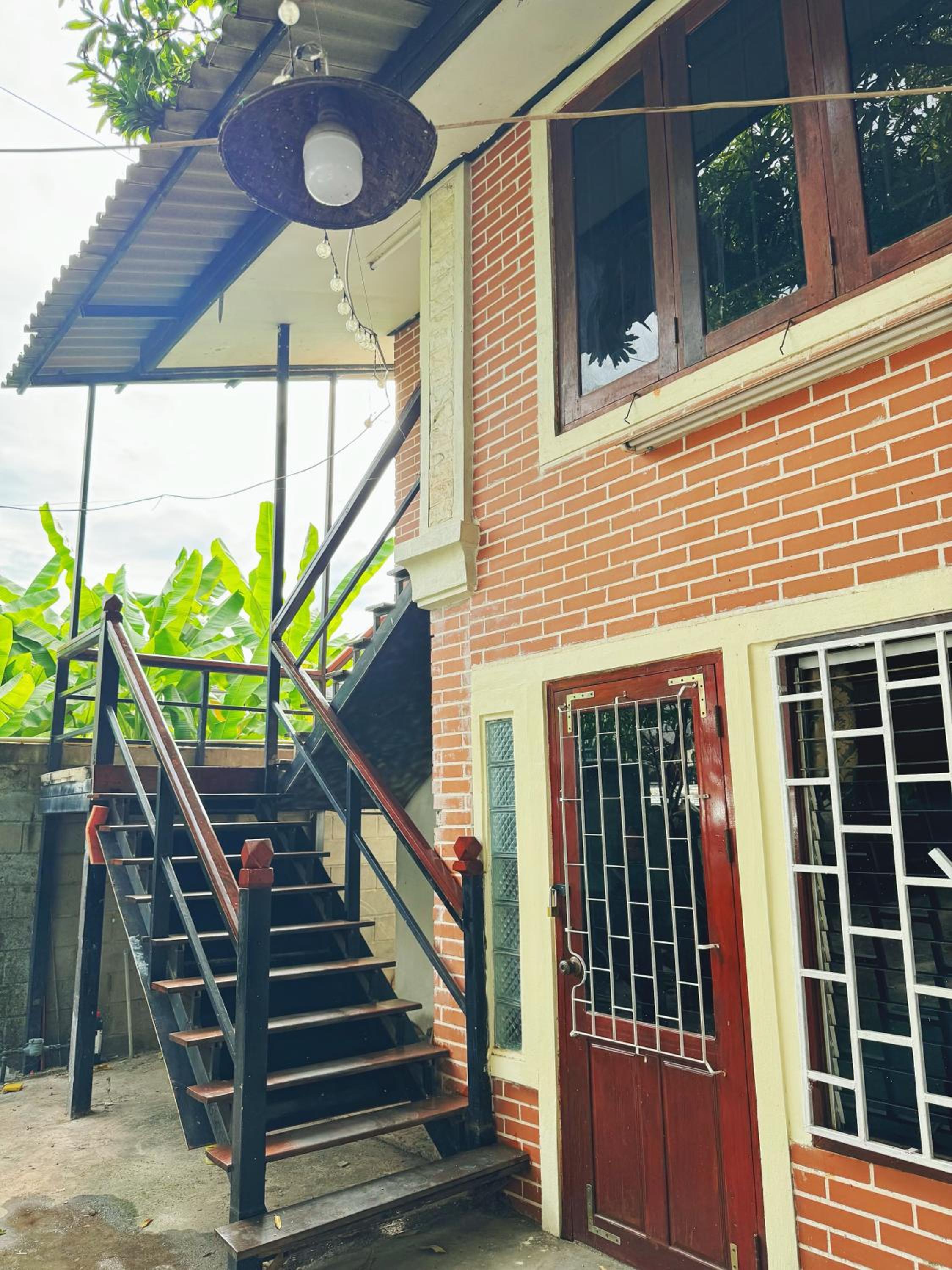 The Giftown Vientiane, Watchan