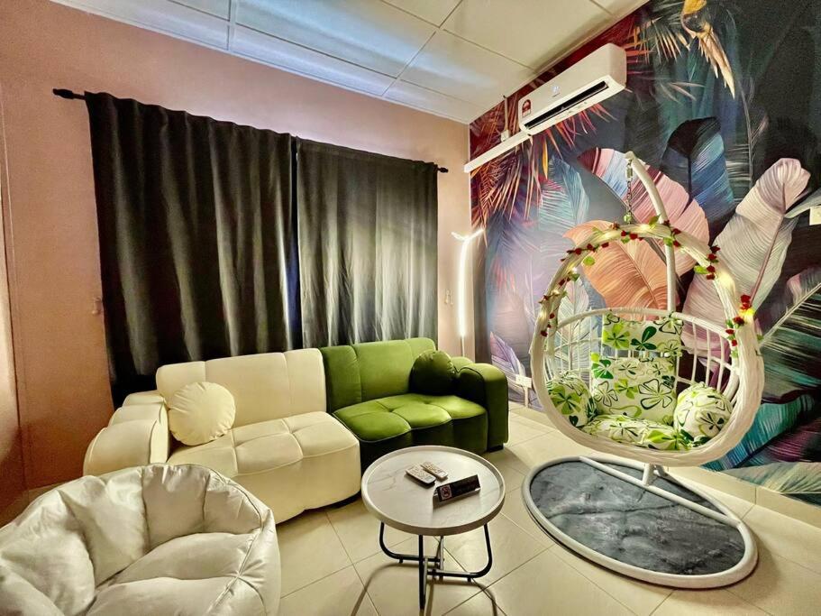 Cozy Holiday Home Karaoke BBQ Bukit Indah JB