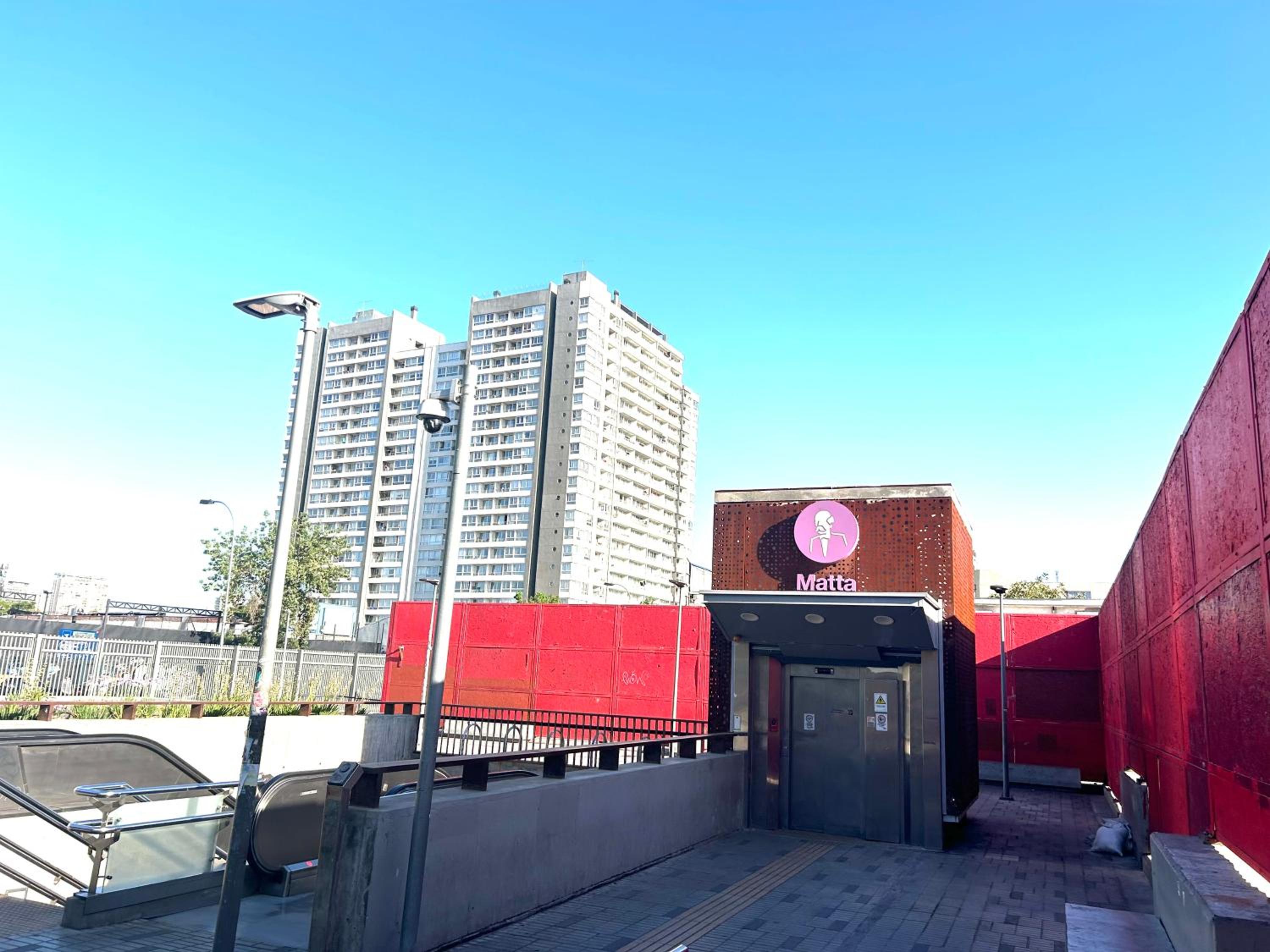 Metro Matta Park O Higgins Movistar Arenas Estadio Nacional Gendarmeria Hospital San Borja