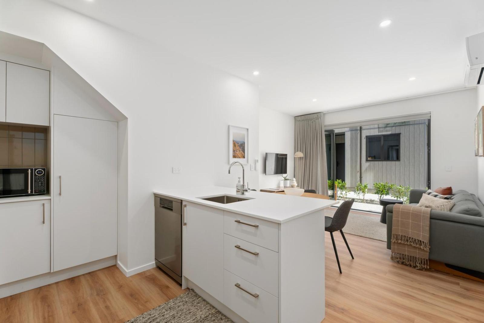 Skippers Rest | Close to ski fields & parking view 2