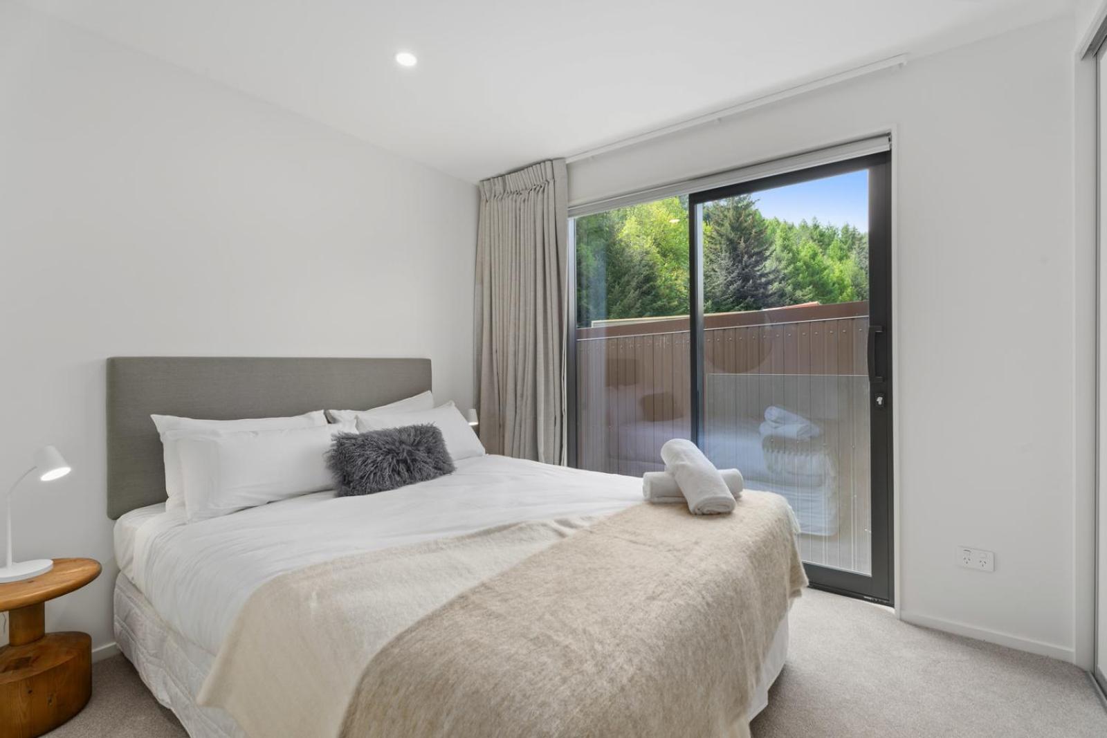 Skippers Rest | Close to ski fields & parking view 3