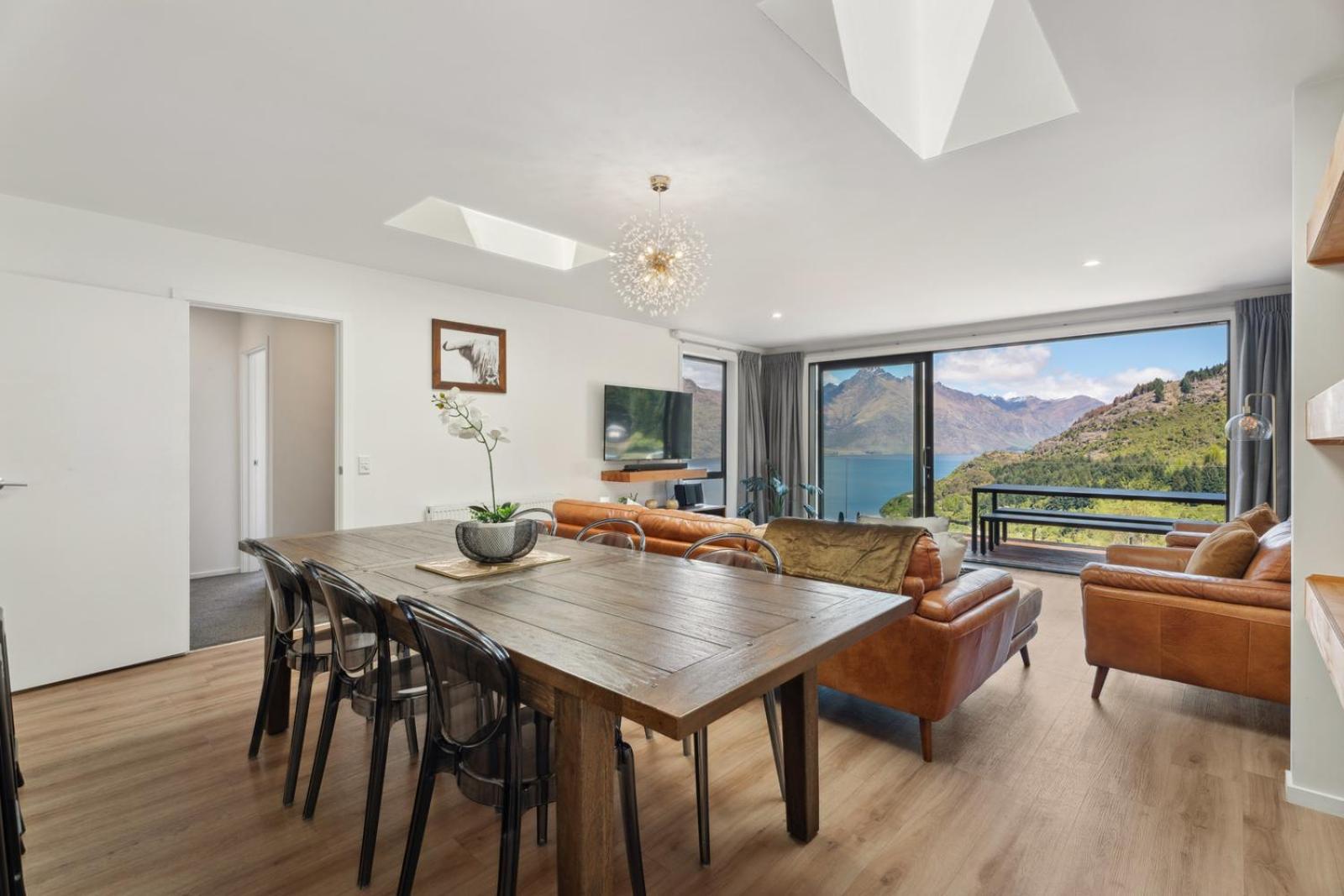 Sam's Sanctuary | Stunning Views & Spacious Home view 5