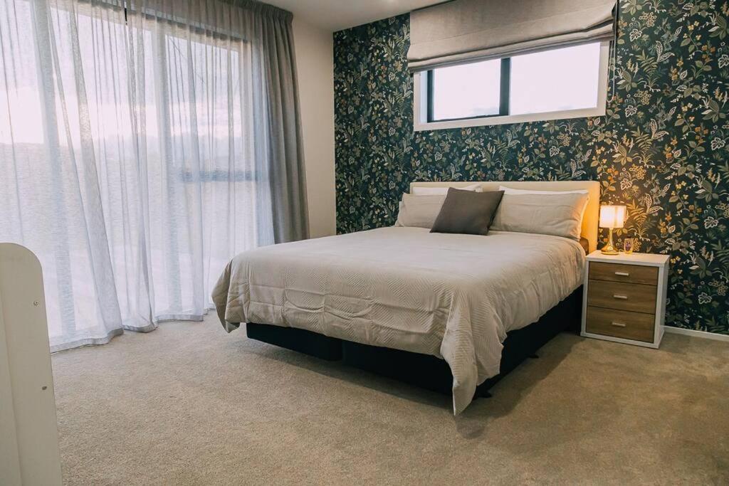 Cosy and Modern spacious home view 2