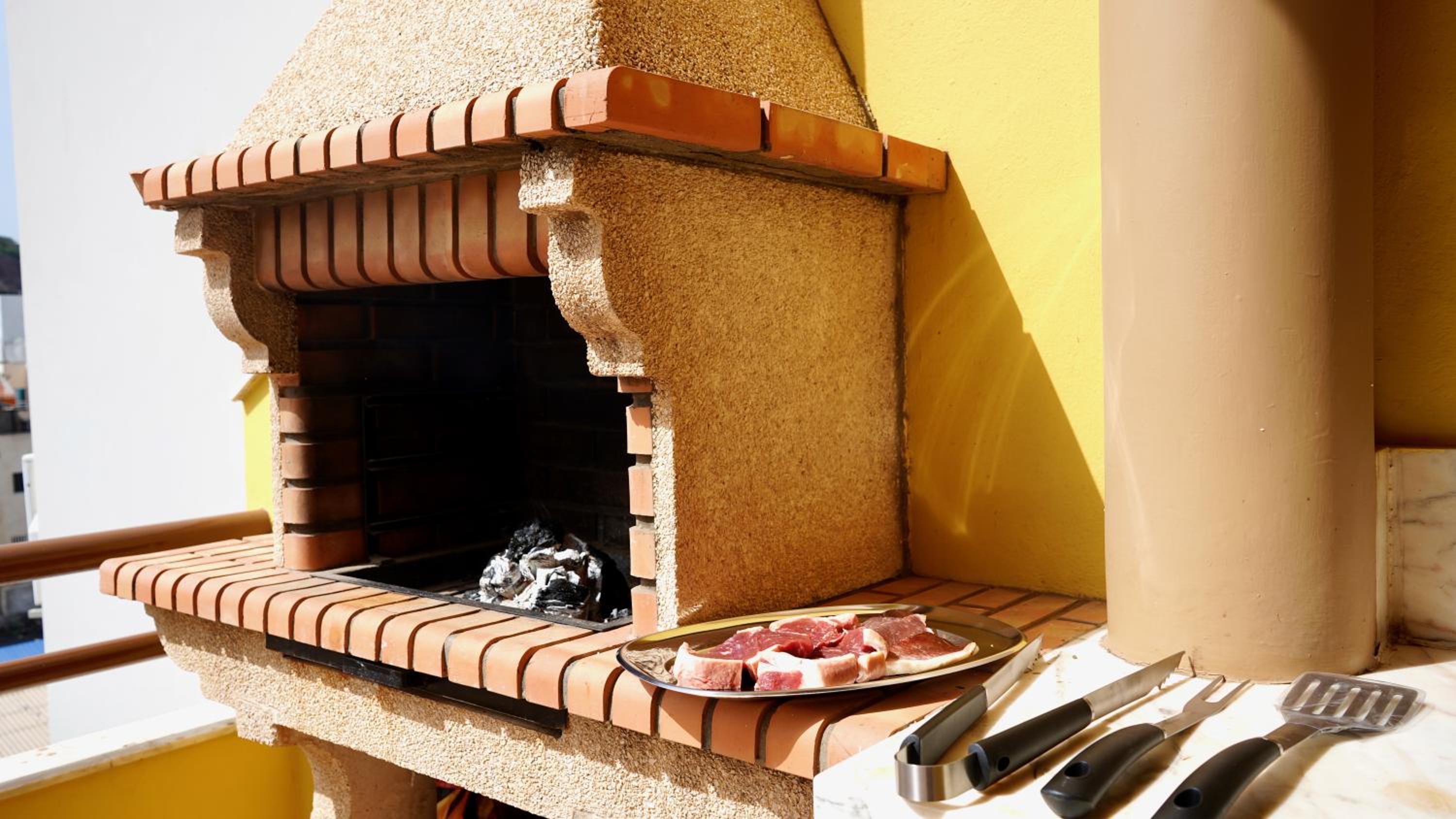 Spacious Penthouse with BBQ and Views