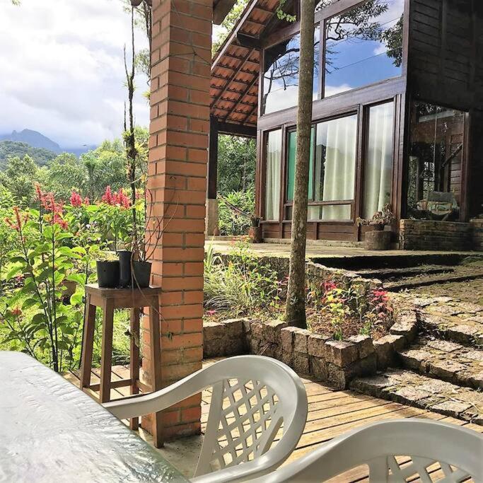 Cantinho do Bem - Lindo Chalé com piscina exclusiva e vista pra Serra do Mar!