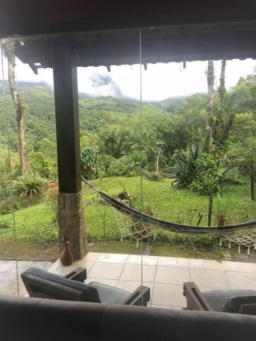 Cantinho do Bem - Lindo Chalé com piscina exclusiva e vista pra Serra do Mar!