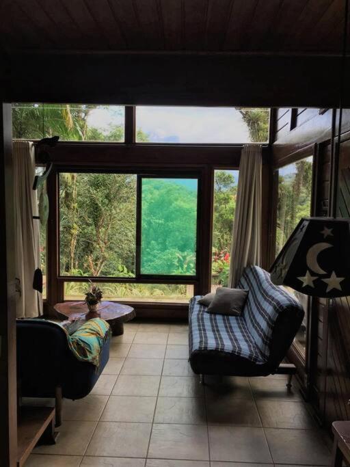 Cantinho do Bem - Lindo Chalé com piscina exclusiva e vista pra Serra do Mar!