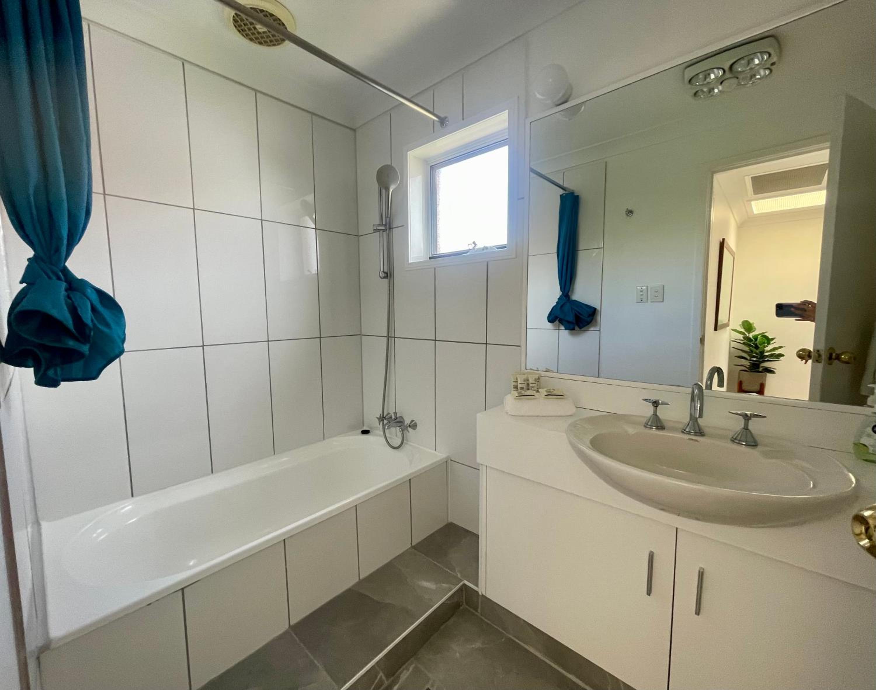 Sunset Beach House 100mtrs to the Beach 3 Bedroom