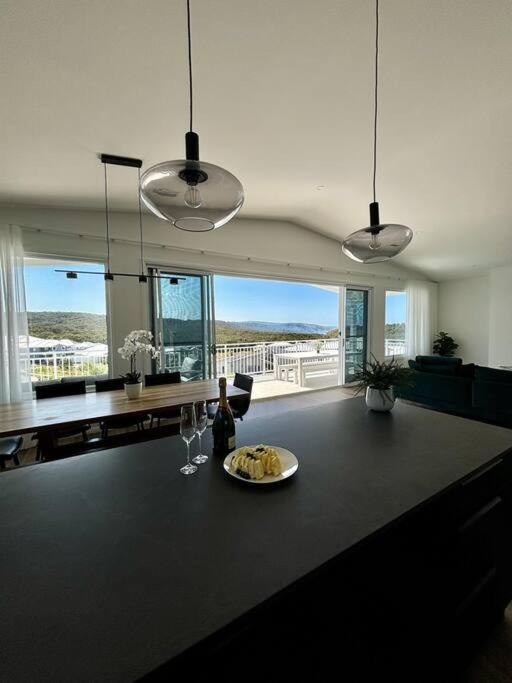 Aquila Beach Retreat