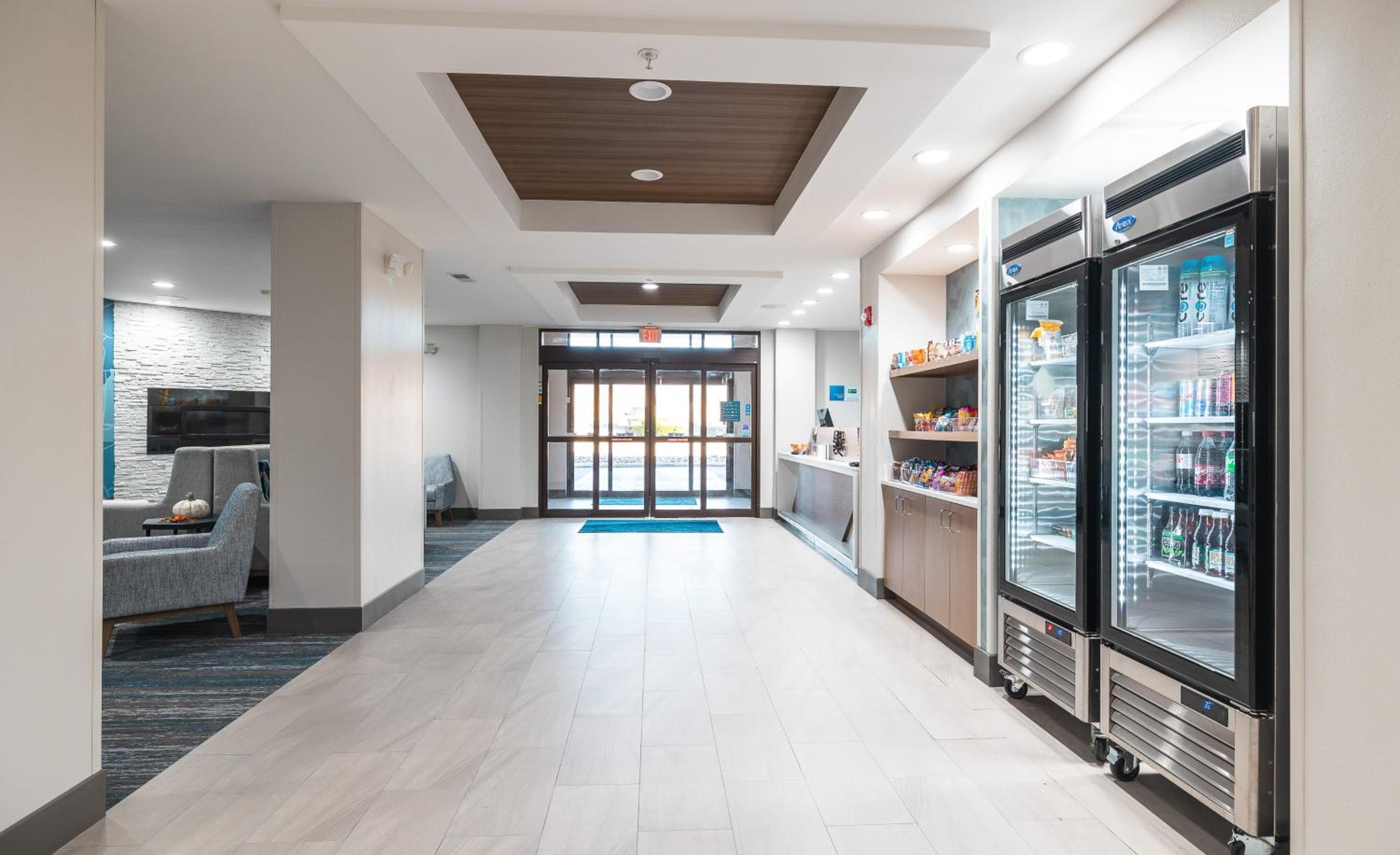 Holiday Inn Express Hotel and Suites Saint Robert, an IHG Hotel - Property Image 4